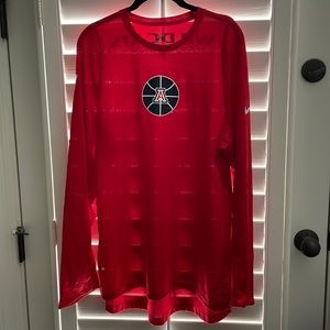 **GAVE AWAY** Nike University of Arizona Size L Athletic Top